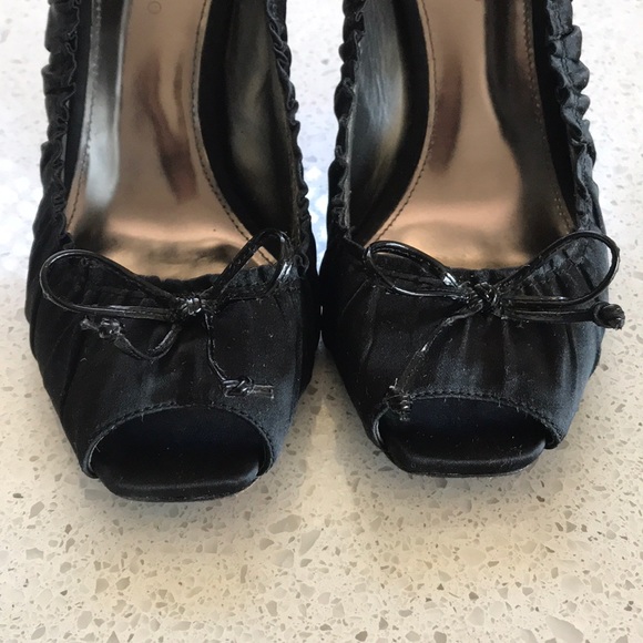 Vince Camuto Black Satin Ruched Peep-toe pumps - Picture 1 of 8